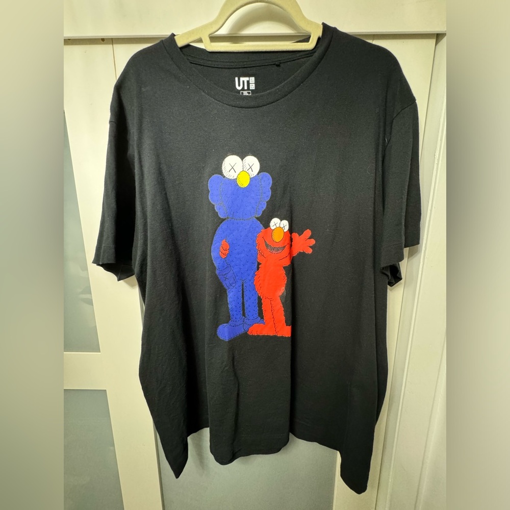 KAWS x Sesame Street collab
t-shirt
black / blue
Men's XXL